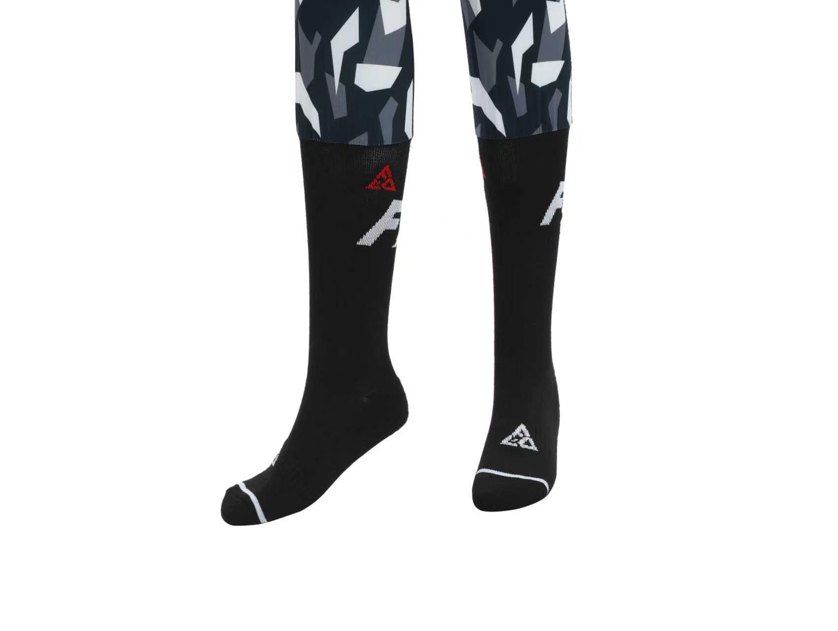 جوارب ركوب الدراجات النارية لل - مراجعة Mountain Biking Jersey وسعره
